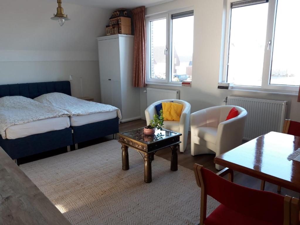 Room by the sea room 4